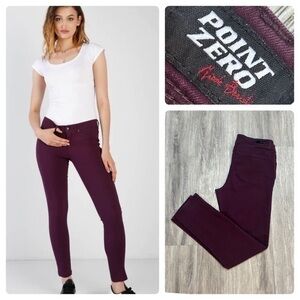 🛍️ 2/$12
POINT ZERO skinny leg purple burgundy pants. Stretch. Size 12